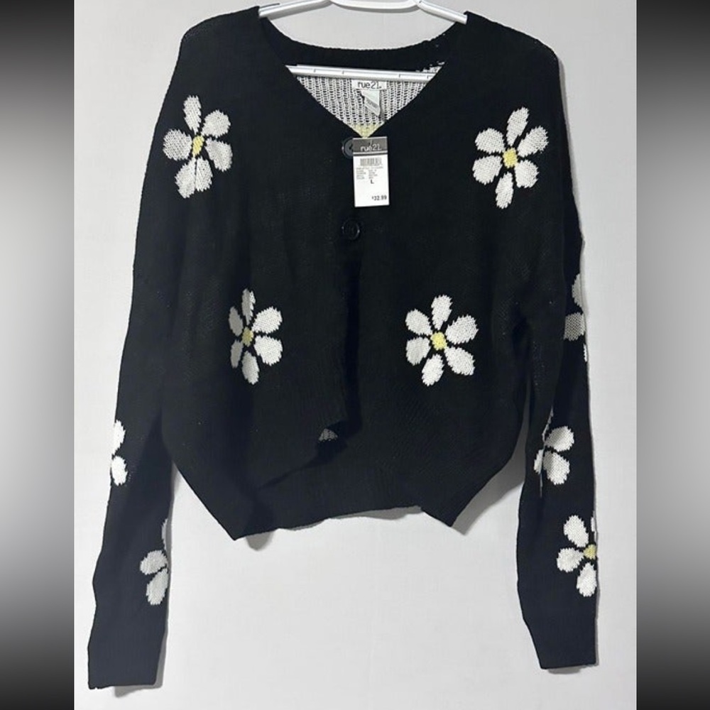Rue 21 Daisy cardigan